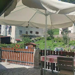 Trattoria Pizzeria Al Lepre outside