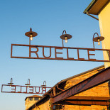 Ruelle Outside