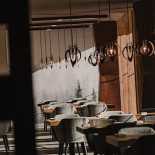 Cliffhanger’s Grill Dentro