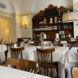 Elettra À l'intérieur