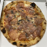 Max Pizza Drive food