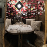 Keller Steak House Dentro