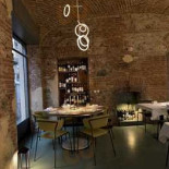 Guste À l'intérieur