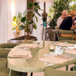 Floret Artisan Kitchen Dentro