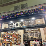 Icy Dot Wine Exterior