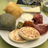 Monte Capra Comida