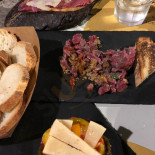Sviniamo Nourriture