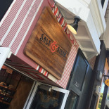 Zeus Pizza Exterior