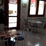Blue Angels Cafe Closed Dentro