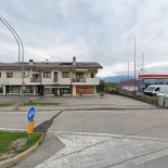 Deola Exterior