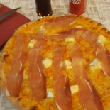 Regal Apartments Comida