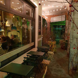 Cavastropoi Petit Bistro À l'intérieur