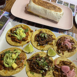 El Pistolero Comida