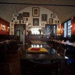 Nane Della Giulia À l'intérieur