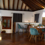 Tigella Emilia À l'intérieur