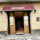 Le Rose Exterior