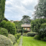 Leone Felice Outside