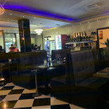 Sushi Yuhu All You Can Eat Dentro