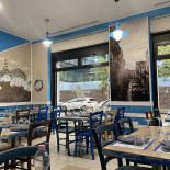 Panineria 30elode Camion Piazza Milicia À l'intérieur