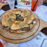 Le Caveau Comida