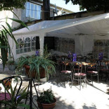 Snooty Fox Exterior