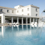 Le Pietre Exterior
