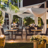 Cafe Blanc Exterior