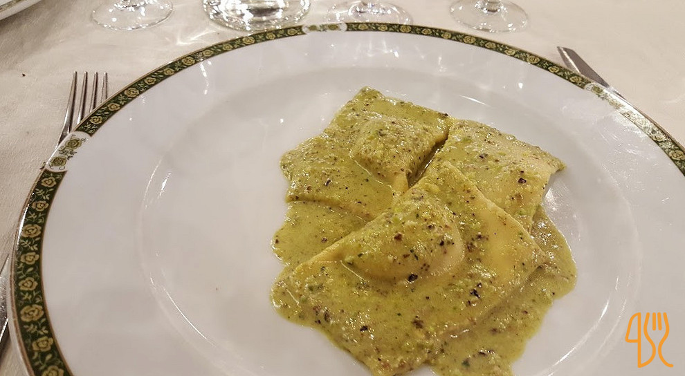 Ritrovo La Piazzetta A Caltagirone Comida