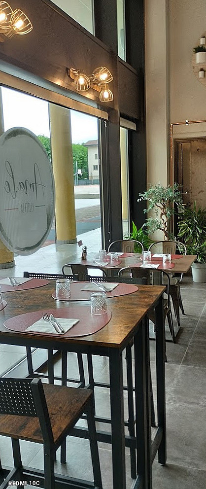 Amale Pizzeria Contemporanea À l'intérieur