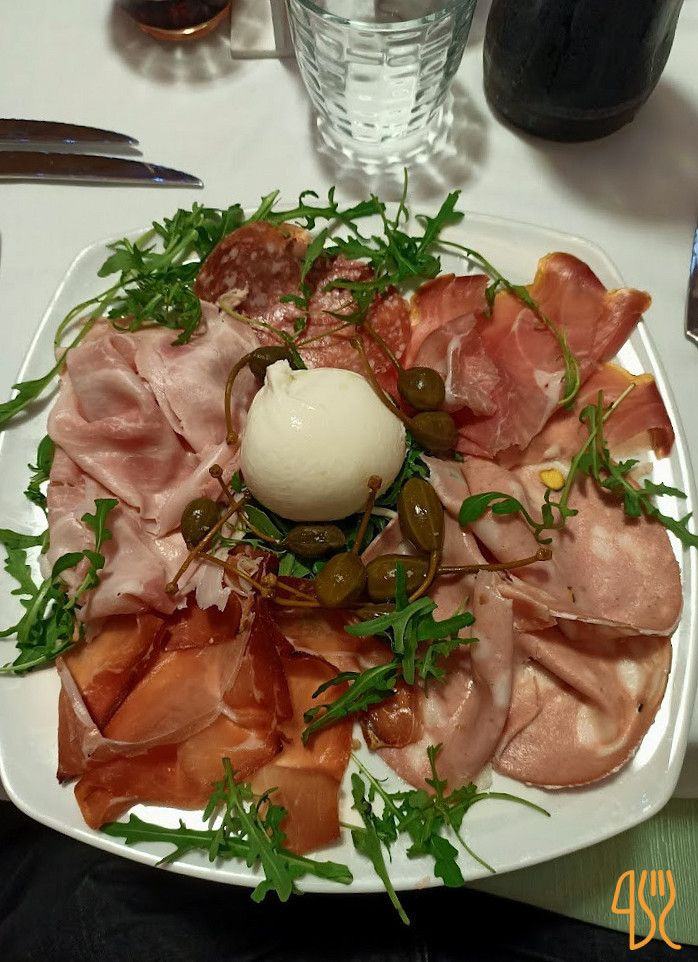 Binario 1 Pizzeria Centro Eventi A Rosolini Comida