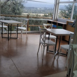 Happetito Felici E Mangiati À l'intérieur