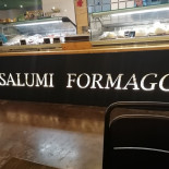 Happetito Felici E Mangiati À l'intérieur