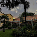 Villa Eire Con Pizza Exterior