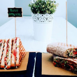 Toast Roll Exterior