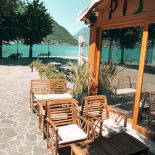 Pistakkio Outside