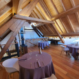 Indiniò À l'intérieur