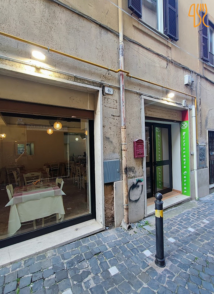 Cavour Exterior