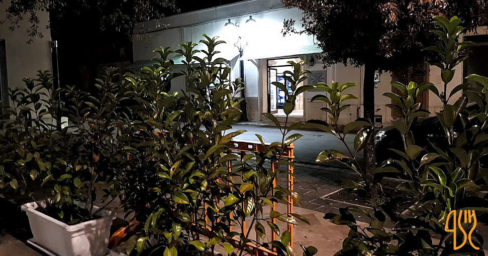Al 76 Da Michele Pizzeria.braceria. Exterior