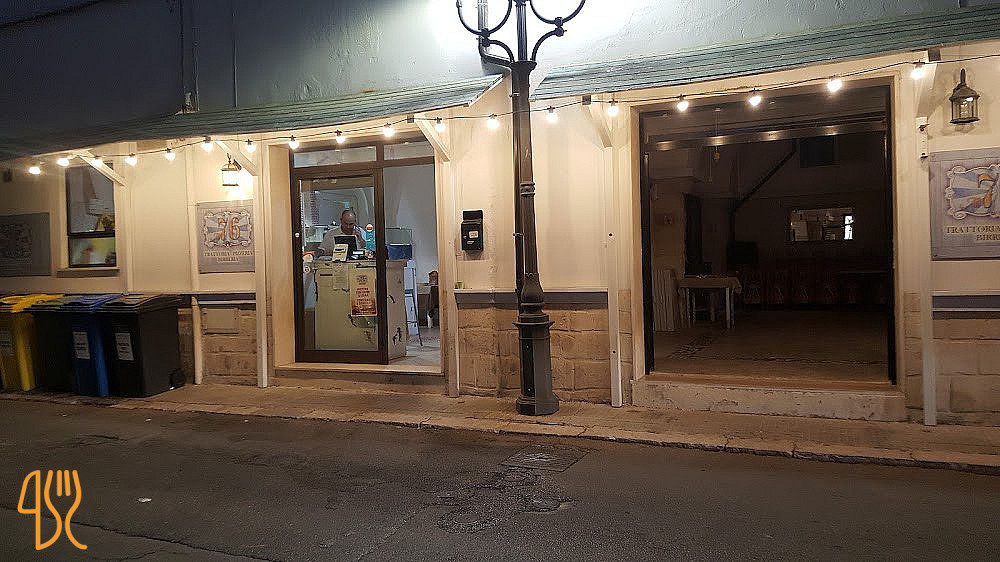 Al 76 Da Michele Pizzeria.braceria. Exterior