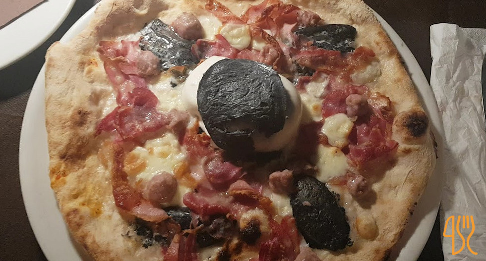 Al 76 Da Michele Pizzeria.braceria. Essen