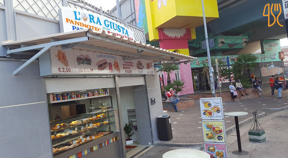 L'ora Giusta Per Paninoteca Rosticceria Cornetteria Extérieur