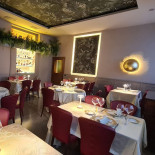 Al Bàcar À l'intérieur