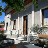 Le Pine Exterior