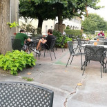 Le Pine Exterior