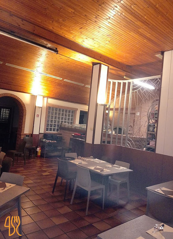 Pizzeria L'oste The Marin's Dentro