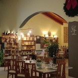 Gusti Lucani À l'intérieur