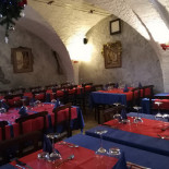 L'ostu Dl'ours À l'intérieur