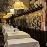 Buca Lapi À l'intérieur