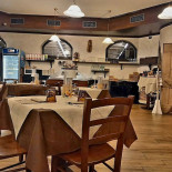 Pizzeria Red Fox Innen