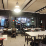 Nom Nom Pizza And Burger House Moncalieri À l'intérieur